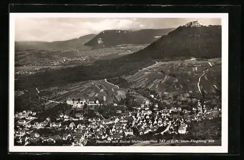 AK Neuffen, Panorama der Ortschaft mit Hohen-Neuffen vom Flugzeug gesehen