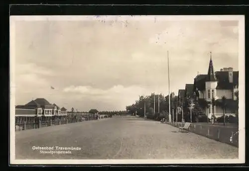 AK Travemünde, Strandpromenade im Sonnenschein