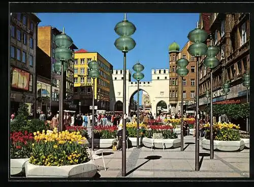 AK München, Pelzhaus und Geschäfte in der Fussgängerzone mit Karlstor