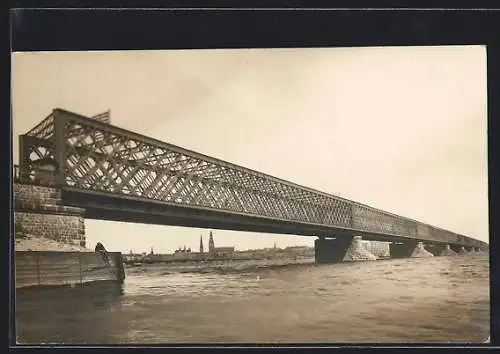 AK Riga, Die eiserne Brücke