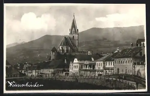 AK Weissenkirchen, Ortspartie mit Kirche