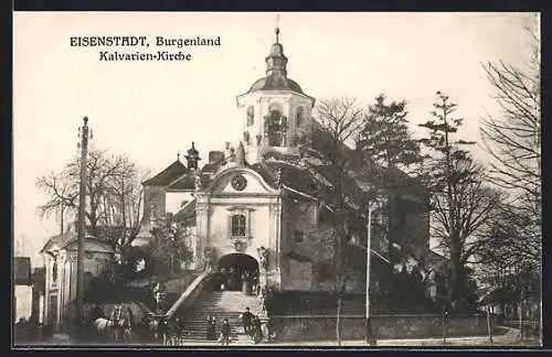 AK Eisenstadt, Besucher vor der Kalvarien-Kirche