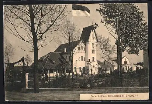 AK Niendorf / Ostsee, Partie an der Ferienkolonie