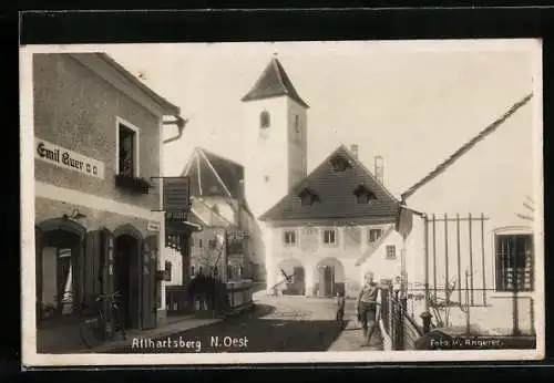 AK Allhartsberg /N.Oest., Strassenpartie mit Tabak Trafik Emil Auer