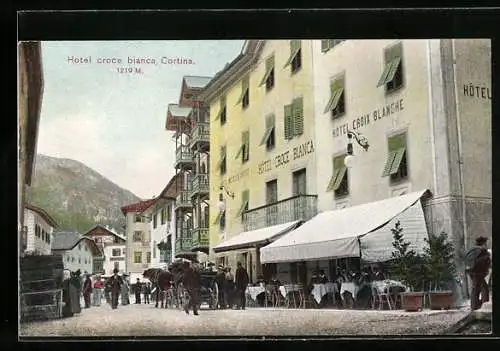 AK Cortina, Hotel Croce Bianca, Kutsche, Gäste im Restaurant