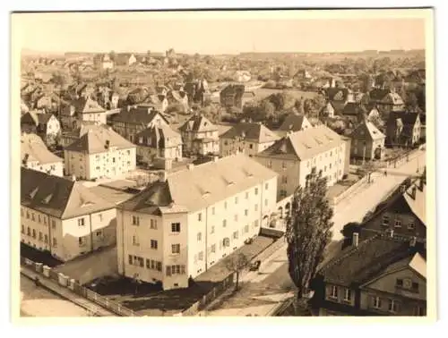 5 Fotografien Max Herrmann, Zittau, Ansicht Zittau i. Sa., Blick über die Dächer der Stadt, Schornsteinfeger-Perspektive