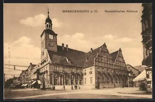 AK Brandenburg a. d. Havel, Strassenpartie am Neustädtischen Rathauses