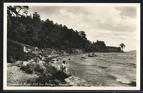 AK Neuendorf bei Putbus, Junge am Strand