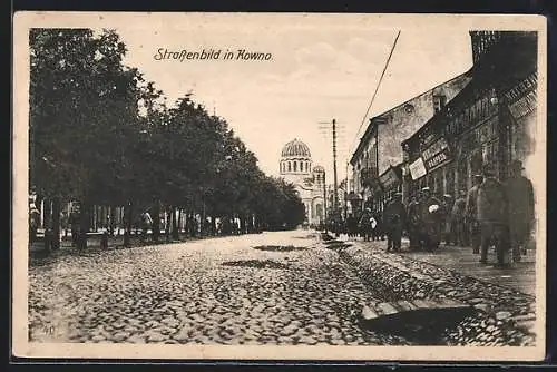 AK Kowno / Kaunas, Strassenbild mit Passanten