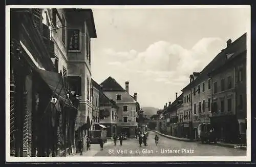 AK St. Veit /Glan, Unterer Platz, Strassenpartie mit Passanten