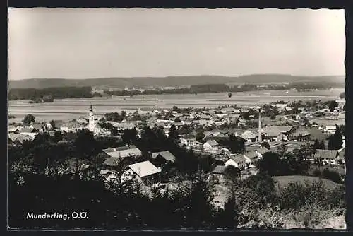 AK Munderfing /O.-Ö., Teilansicht mit Kirche