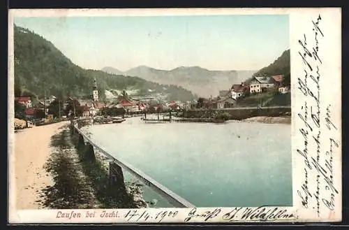 AK Bad Ischl, Lauffen, Flusspartie mit Blick auf den Ort