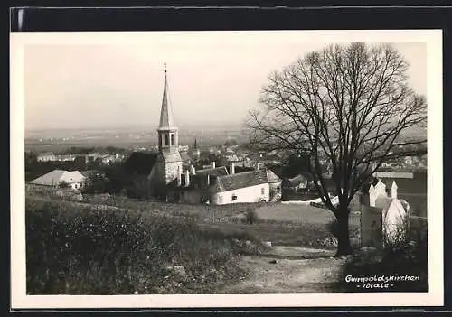 AK Gumpoldskirchen, Ortsansicht mit Kirche und Heiligenhäuschen