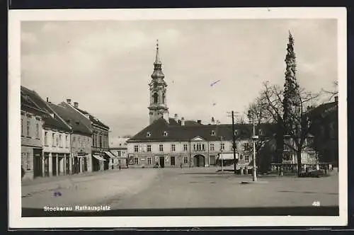 AK Stockerau, Denkmal am Rathausplatz