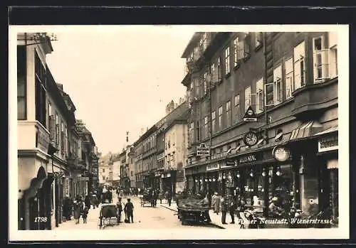 AK Wiener Neustadt, Wienerstrasse mit Geschäften