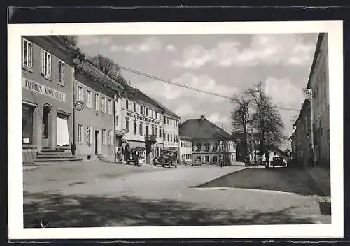 Foto-AK Wolfsegg /OÖ, Gasthof zur Post und Kaufhaus Kronlachner