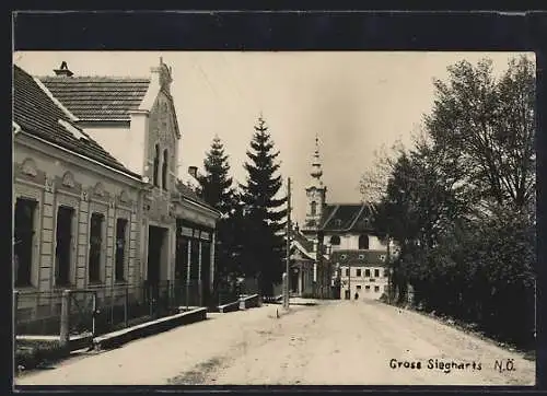 AK Gross Siegharts /N. Ö., Strassenpartie mit Tischlerei Julius Wurth