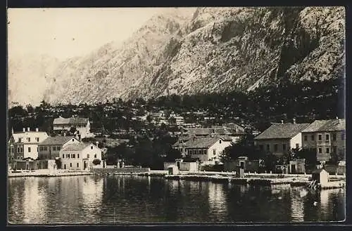 AK Sestri Levante, Küstenansicht gegen die Berge