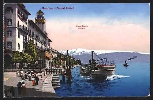 AK Gardone, Grand Hotel mit Monte Baldo, Dampfer