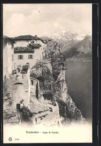 AK Tremosine /Lago di Garda, Ortspartie auf dem Fels