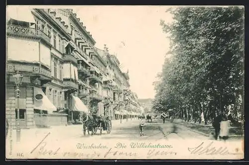 AK Wiesbaden, Blick in die Wilhelmstrasse mit Pferdekutsche