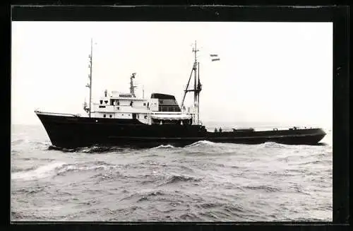 AK Schlepper Thames auf dem Meer