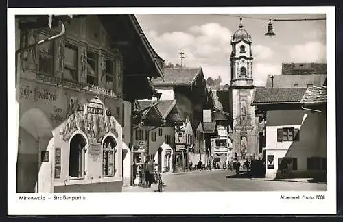 AK Mittenwald, Strassenpartie mit Cafe-Konditorei und Turm