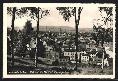 AK Landeshut, Blick auf die Stadt mit Riesengebirge