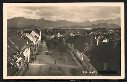 AK Völkermarkt, Strassenpartie mit Denkmal