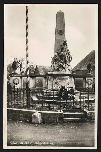 AK Büderich /Soest, Kränze am Kriegerdenkmal