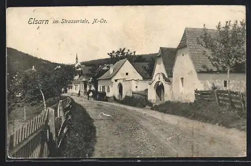 AK Elsarn im Strassertale, Strassenpartie mit Blick zur Kirche