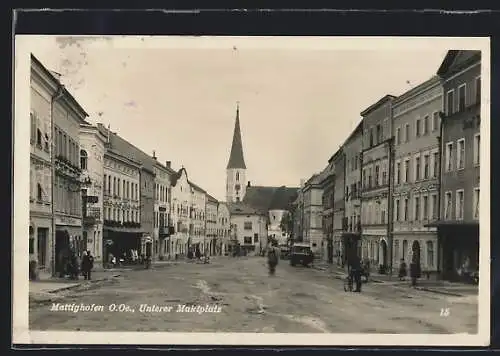 AK Mattighofen /O.-Oe., Unterer Marktplatz mit Gasthof und Kino Krone und Kirche