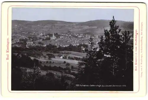 Fotografie F. Weinsberger, Bad Kissingen, Ansicht Bad Kissingen, Blick nach der Stadt mit Kirche