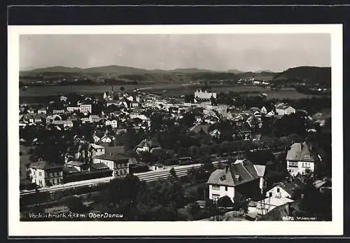 AK Vöcklabruck, Ortsansicht mit Bahnhof aus der Vogelschau