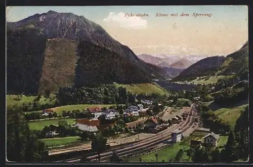 AK Klaus /Pyhrnbahn, Ortsansicht mit Bahnhof und Sperring aus der Vogelschau