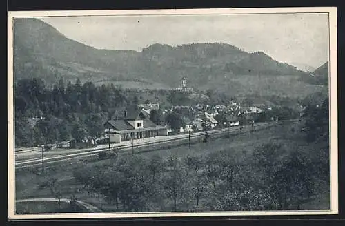 AK Weyer /O. Ö., Bahnhof mit Bahnsteig, Ortsansicht und Bergpanorama aus der Vogelschau