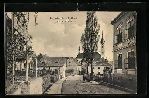 AK Rohrbach /O.-Oe., Bahnhofstrasse mit Blick zur Kirche