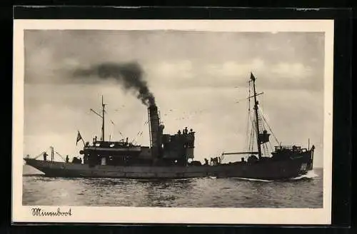 AK Minenboot der Kriegsmarine in voller Fahrt
