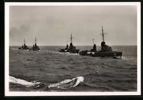 AK Kriegsmarine, Torpedoboote in voller Fahrt