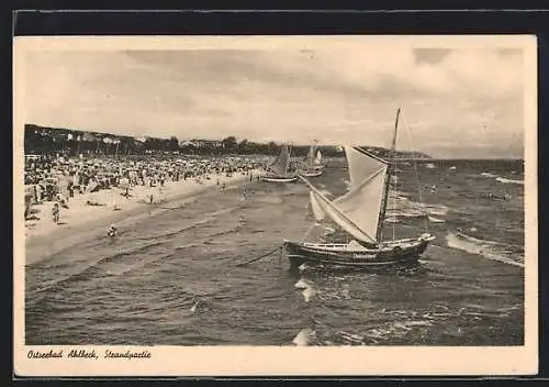 AK Ahlbeck /Ostsee, Strandpartie mit Segelboot