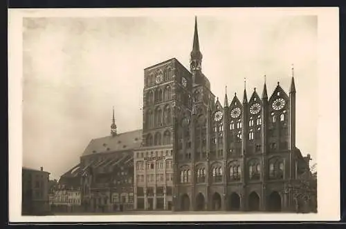 AK Stralsund, Blick auf Rathaus