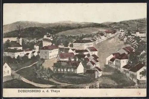 AK Dobersberg a. d. Thaya, Ortsansicht mit Hauptstrasse und Bergen aus der Vogelschau