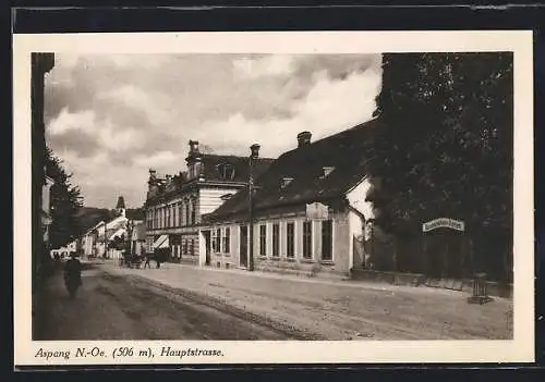 AK Aspang /N.-Ö., Hauptstrasse mit Gasthaus-Eingang zum Garten