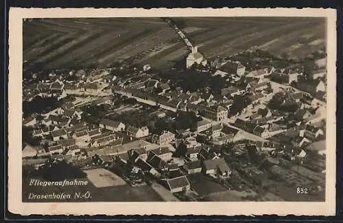 AK Drasenhofen /N.-Ö., Ortsansicht vom Flugzeug aus