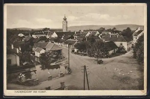 AK Hadersdorf am Kamp, Kreuzung mit Brücke und Kirche aus der Vogelschau