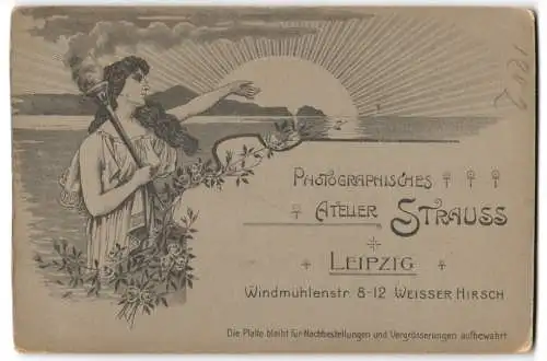 Fotografie Atelier Strauss, Leipzig, Windmühlenstr. 8-12, Zwei niedliche Schwestern in weissen Kleidern mit Schleifen