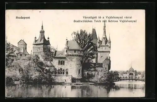 AK Budapest, Stadtwäldchen Teich mit Schloss Vajdahunyad