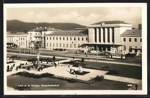 AK Linz a. d. Donau, Hauptbahnhof mit Strassenbahn