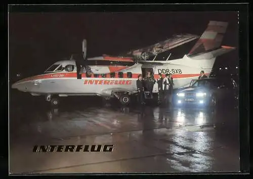 AK Kurzstreckenflugzeug L-410 der Interflug nach der Landung