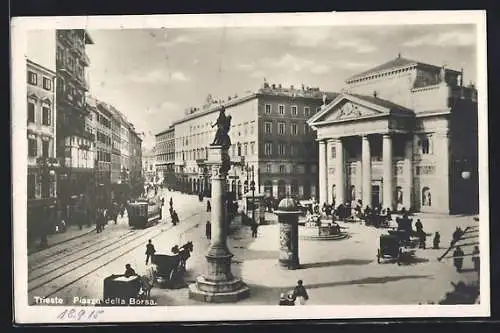 AK Trieste, Piazza delle Borsa, Denkmal, Strassenbahn